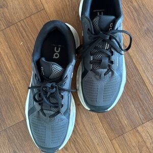 On women's Cloudrunner 2 Running Shoes